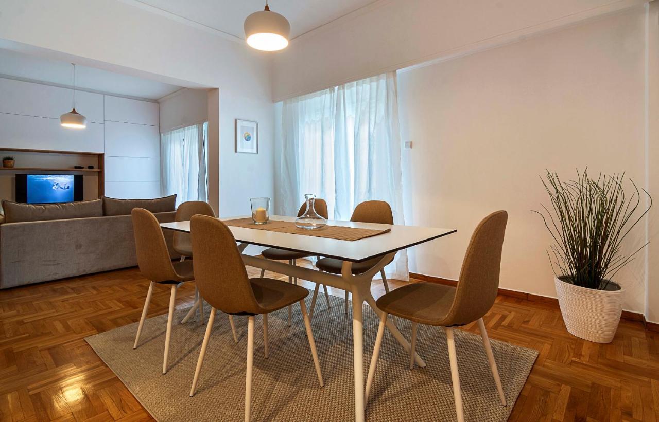 Elegant, Spacious & Minimalist Aptm W/Balcony Apartman Athén Kültér fotó