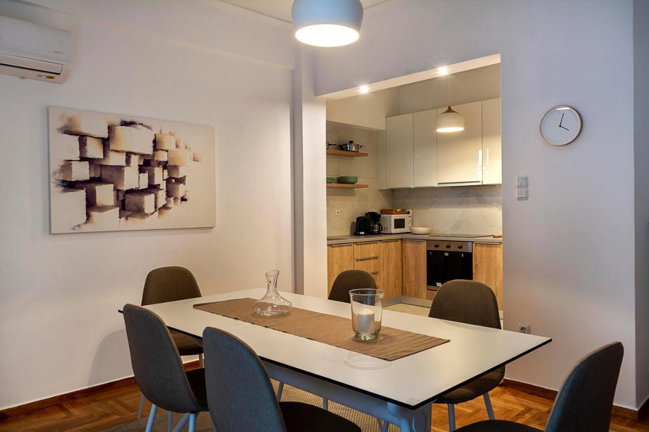 Elegant, Spacious & Minimalist Aptm W/Balcony Apartman Athén Kültér fotó