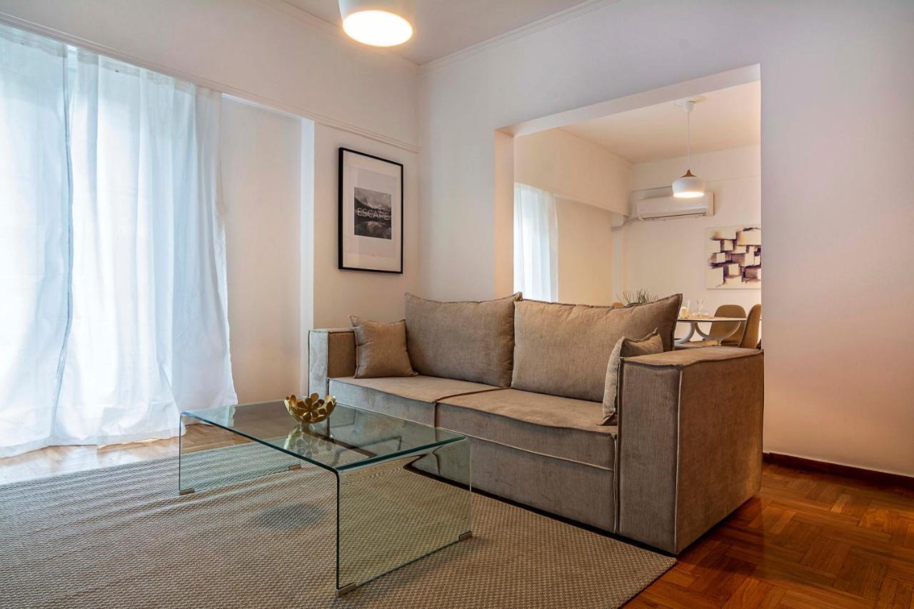 Elegant, Spacious & Minimalist Aptm W/Balcony Apartman Athén Kültér fotó